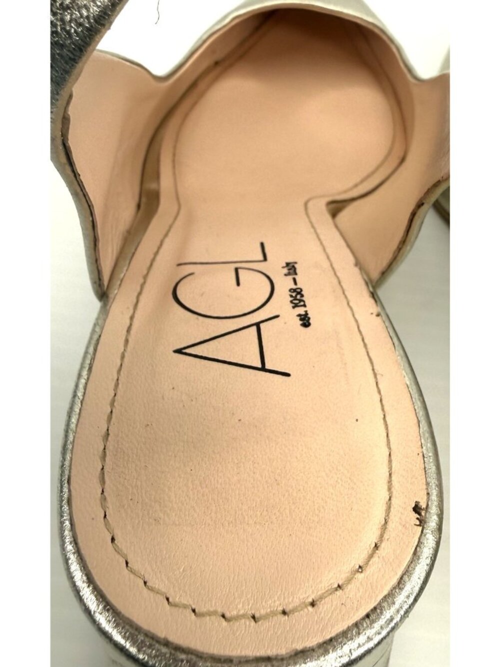 AGL Dodi Slingback Pumps Womens 8.5 Gold Metallic Leather Pointed Block Heel - Picture 9 of 16